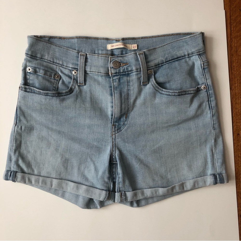 Levi's Women's Mid Length Shorts Size 27